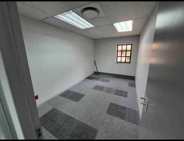 282M² OFFICE TO LET IN SUNNINGHILL